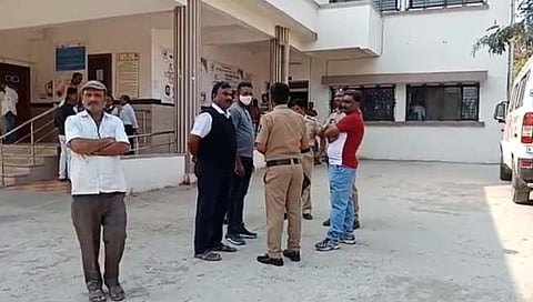 ३ विध्यार्थ्यावर चाकू हल्ला