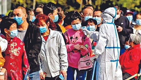 चीनमध्ये ९० कोटी लोक कोरोनाबाधित; ३० दिवसांत ६० हजार मृत्यू