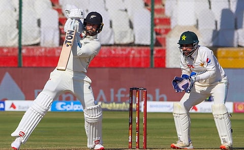 PAK vs NZ Test : पाकच्या गोलंदाजांची धुलाई, किवींच्या कॉनवेने झळकावले 2023 चे पहिले शतक!