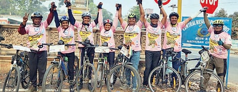 सामाजिक संदेशासाठी 2100 कि.मी.ची सायकल यात्रा ; पुण्यातील सायकलस्वारांचा पाच राज्यांतून प्रवास