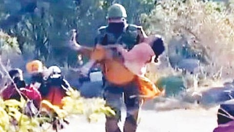 Terrorist Attacks : काश्मिरात दहशतवाद्यांकडून हिंदूंचे टार्गेट किलिंग; ६ ठार!