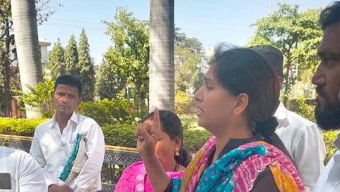 बीडमधून निघून जा, नाहीतर….; करुणा मुंडे यांना फोनवरुन जीवे मारण्याच्या धमक्या