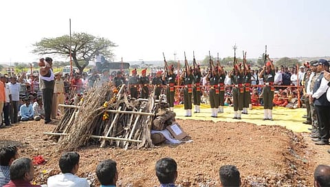 सांगली : शहीद जवान जयसिंग भगत अनंतात विलीन; खानापूर येथे शासकीय इतमामात अंत्यसंस्कार (Video)