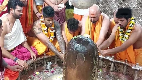 Madhya Pradesh | सूर्यकुमार यादवसह तिघा क्रिकेटपटूंनी घेतले बाबा महाकालचे दर्शन, ऋषभ पंतसाठी केली प्रार्थना