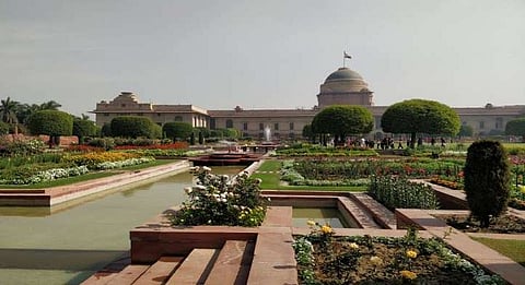 राष्ट्रपती भवनमधील मुघल गार्डनचे नाव बदलले, आता अमृत उद्यान अशी नवी ओळख