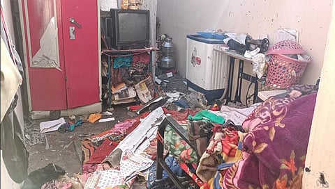 नाशिकरोड : घरगुती गॅस सिलिंडरचा स्फोट झाल्याने वस्तूंचे झालेले नुकसान. (छाया: उमेश देशमुख)