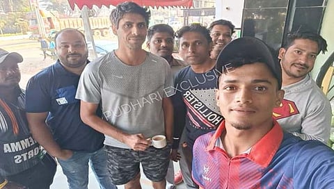 बेळगाव : आधी सचिन, आता आशिष नेहराने दिला खानापूरकरांना सुखद धक्का, घेतला चहा, नाश्त्याचा स्वाद