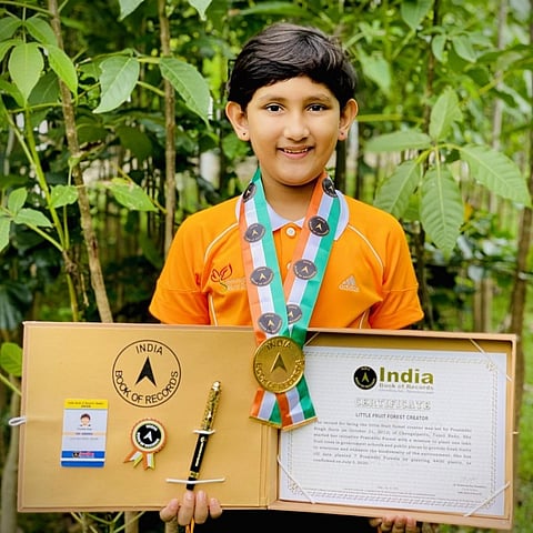 Monday motivation : वय वर्षं केवळ सात ! पण लावलेल्या झाडांची संख्या १३ हजाराहून अधिक.. वाचा प्रसिद्धीच्या वेगळ्या प्रवासाबाबत