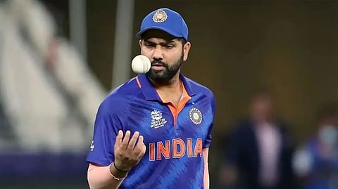Rohit Sharma Retirement: ‘हिटमॅन’ रोहित ‘या’ फॉरमॅटमधून घेणार निवृत्ती? भारत-न्यूझीलंड मालिकेदरम्यान मोठी अपडेट आली समोर
