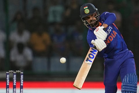 Ruturaj Gaikwad : भारताला झटका! ‘हा’ फलंदाज जखमी, न्यूझीलंडविरुद्धच्या टी-20 मालिकेतून बाहेर पडण्याची शक्यता