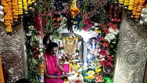 सातारा : मांढरदेव येथील काळूबाई देवीच्या यात्रेसाठी लाखो भाविक दाखल (व्हिडीओ)