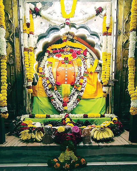 सिध्दटेक : गणरायाच्या जयघोषाने परिसर दुमदुमला