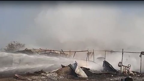 सोलापूर : बार्शीत शोभेच्या दारुच्या कारखान्यात स्फोट, ७ कामगारांचा होरपळून मृत्यू