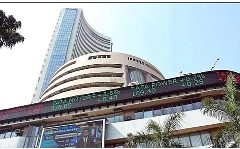 नववर्षाची दमदार सुरुवात, ‘सेन्सेक्स’ची ३२७ अंशांची कमाई
