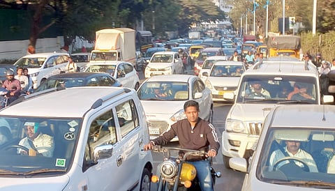 पुणे : योग अंगारक संकष्टीचा… योग वाहतूक कोंडीचाही !