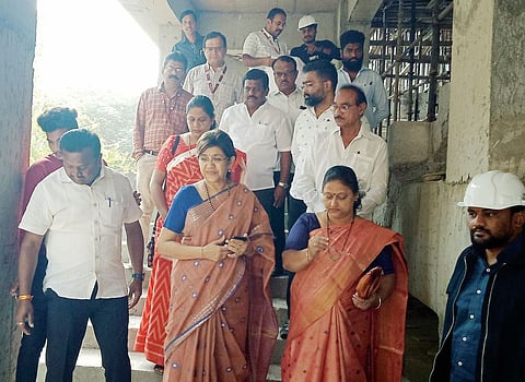 वारज्यातील मिनी नाट्यगृह आगळेवेगळे; खासदार अॅड. वंदना चव्हाण यांचे मत