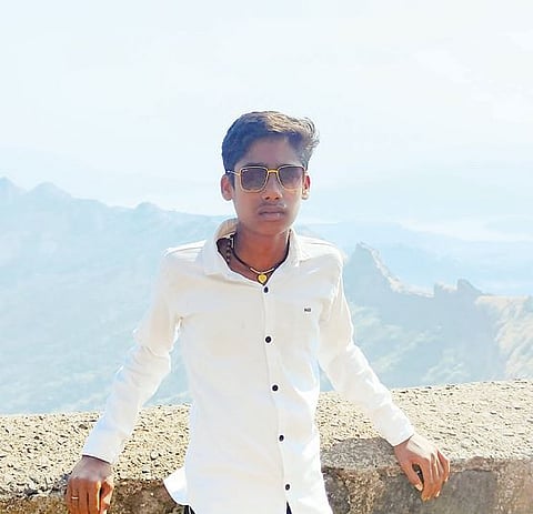 मावळ्यांच्या मदतीने मिळाले युवकाला जीवदान; राजगडाच्या पाऊलवाटेवर उडी मारताना गंभीर जखमी