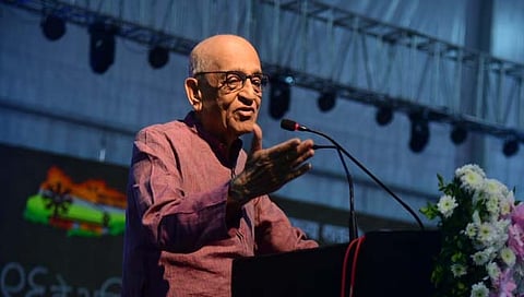 मराठी साहित्य संमेलन : ‘एक राष्ट्र हवे, पण ‘एकच भाषा’ नको! – न्या. नरेंद्र चपळगावकर