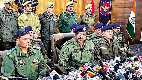 जम्मू- काश्मीरमध्ये घातपात घडवणारा सरकारी शाळेतील शिक्षक अटकेत