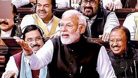 नेहरू एवढे महान होते, तर त्यांचे आडनाव लावायला का घाबरता? : पंतप्रधान मोदी