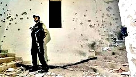 पाकिस्तान अराजकाकडे; दहशतवाद्यांच्या हाती अण्वस्त्रे लागण्याची शक्यता