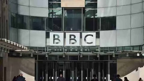BBC Controversy : बीबीसीच्या दिल्ली, मुंबई कार्यालयात सलग दुसऱ्या दिवशी आयकरच्या आयटी विभागाकडून पाहणी सुरू