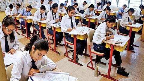 विद्यार्थ्यांना दिलासा ! परीक्षा शुल्कमाफी प्रस्तावांसाठी ‘या’ तारखेपर्यंत मुदतवाढ