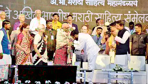 मराठी साहित्य संमेलन -साहित्यविश्वात आमचा हस्तक्षेप नाही : एकनाथ शिंदे