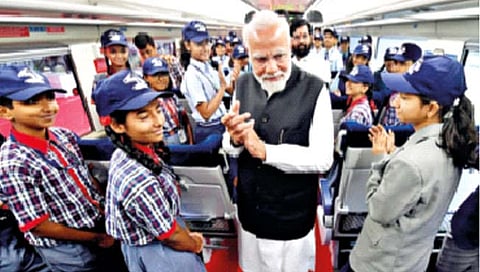 ‘वंदे भारत’मुळे महाराष्ट्राच्या पर्यटनाला चालना : पंतप्रधान नरेेंद्र मोदी