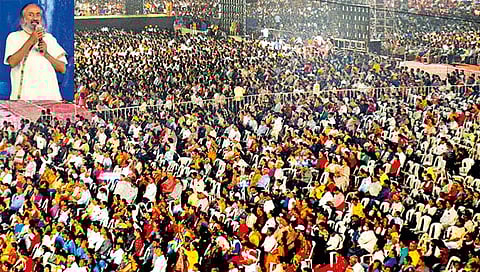 ज्ञान, भक्ती, कर्म या त्रिसूत्रीच्या आधारे जीवन सर्वांगसुंदर बनवा : श्री श्री रविशंकर