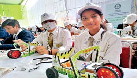 Agribot : विद्यार्थ्यांनी केला ‘अॅग्रीबोट’ बनवण्याचा विश्वविक्रम