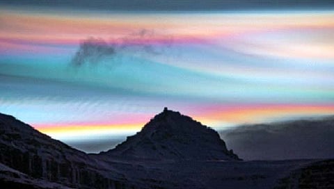 rainbow cloud : आर्क्टिक वर्तुळात दिसले इंद्रधनुष्यी ढग