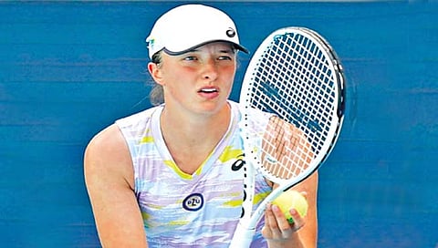 कोको ग्राफला हरवून इगा स्विआटेक अंतिम फेरीत