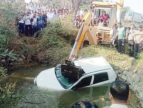 शिरूर : नियंत्रण सुटल्याने कार थेट विहिरीत चालकाचा मृत्यू