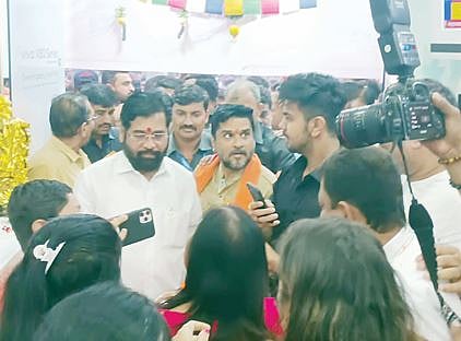 कसबा पेठ पोटनिवडणूक : अन् मुख्यमंत्री थेट दुकानात..!