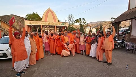 दर महाशिवरात्रीला कुशावर्तात स्नान,www.pudhari.news