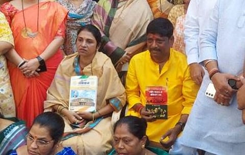 पुणे : पोलिसांच्या कारवाईच्या आश्वासनानंतर रवींद्र धंगेकरांचं उपोषण मागे