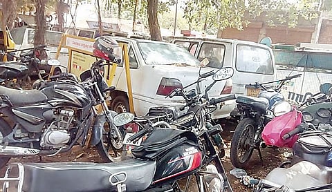 पुणे : वाहनांच्या लिलावातून 79 लाखांची कमाई; 142 जप्त वाहनांचा लिलाव