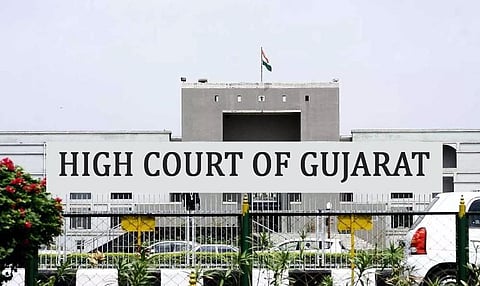 Gujrat High court : न्यायाधीशांकडून आधी मनुस्मृतीचे दाखले आता भगवद्गीतेचे संदर्भ; अल्पवयीन बलात्कार पीडितेचे गर्भपात प्रकरण