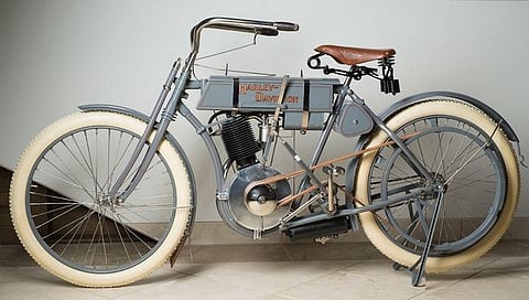 Harley Davidson : ‘या’ बाईकवर लागली ७.७३ कोटींची बोली; हार्ले डेविडसनच्या ११५ वर्षांच्या मॉडेलचे फोटो व्हायरल