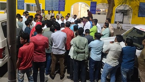 जालना : वाळू साठा जप्त केल्याने अंबड तहसीलदार कडवकर यांना मारहाण