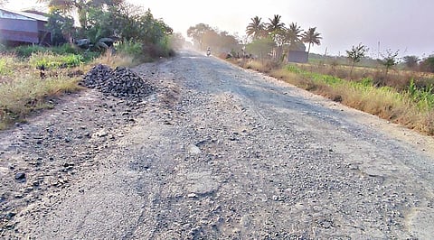 नेवासा : खडका रस्त्याची साडेसाती संपेना? प्रवासी ग्रामस्थांकडून आंदोलनाचा इशारा