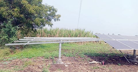 देऊळगाव राजे : सौरमोटर पंपाचे दोन महिन्यांपासून अर्धवट काम