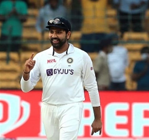 टीम इंडियाच्या कोणत्या बॉलरला संभाळणे कठीण? रोहित म्हणाला…