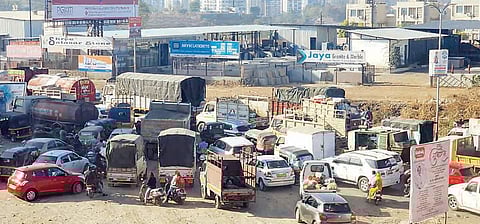 कात्रज-मंतरवाडी बायपासवरील कोंडी फोडा; स्थानिक रहिवासी हैराण