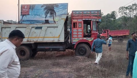 सिंधुदुर्ग : भरधाव डंपरची पादचारी महिलांना धडक, एक ठार-चार जखमी