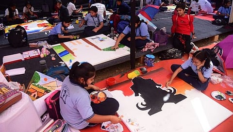 अखिल भारतीय मराठी साहित्य संमेलन : बालचित्रकारांनी साकारली वैदर्भीय काव्य नक्षत्रमाला