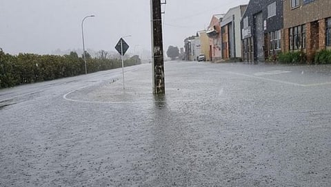 Cyclone Gabriel : न्यूझीलंडमध्ये आणीबाणी जाहीर; गॅब्रिएल चक्रीवादळाचा मोठा फटका