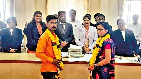 ‘व्हॅलेंटाईन’च्या पूर्वसंध्येला वाद मिटला; पुन्हा वैवाहिक जीवन सुरू; एकमेकांना पुष्पहार घालून घेतली शपथ