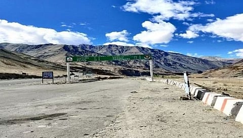 सीमेवर रस्ते, महामार्गाचे काम करताना पर्यावरणविषयक मार्गदर्शक तत्वांचे पालन करा : केंद्राचे निर्देश